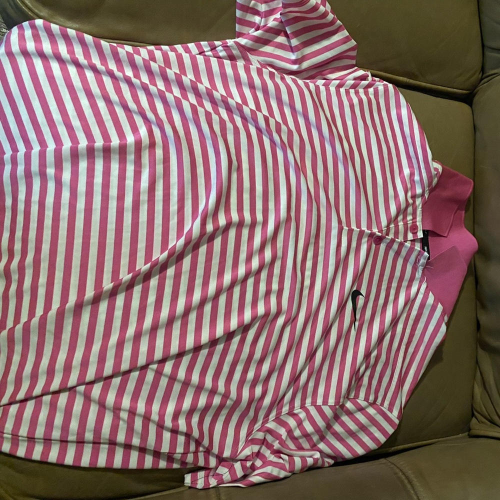 Pink dri fit Nike shirt